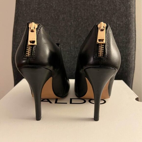 Black Aldo Heels with Gold Detail - Picture 2 of 2